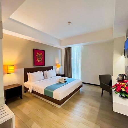 Luxury Malioboro Hotel Yogyakarta Exterior photo