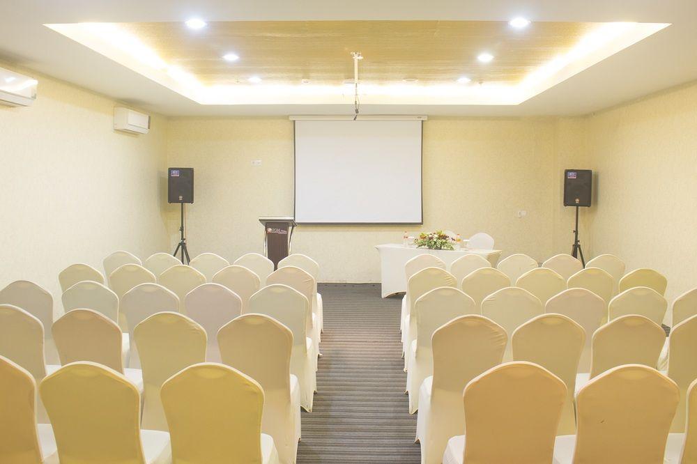Luxury Malioboro Hotel Yogyakarta Exterior photo