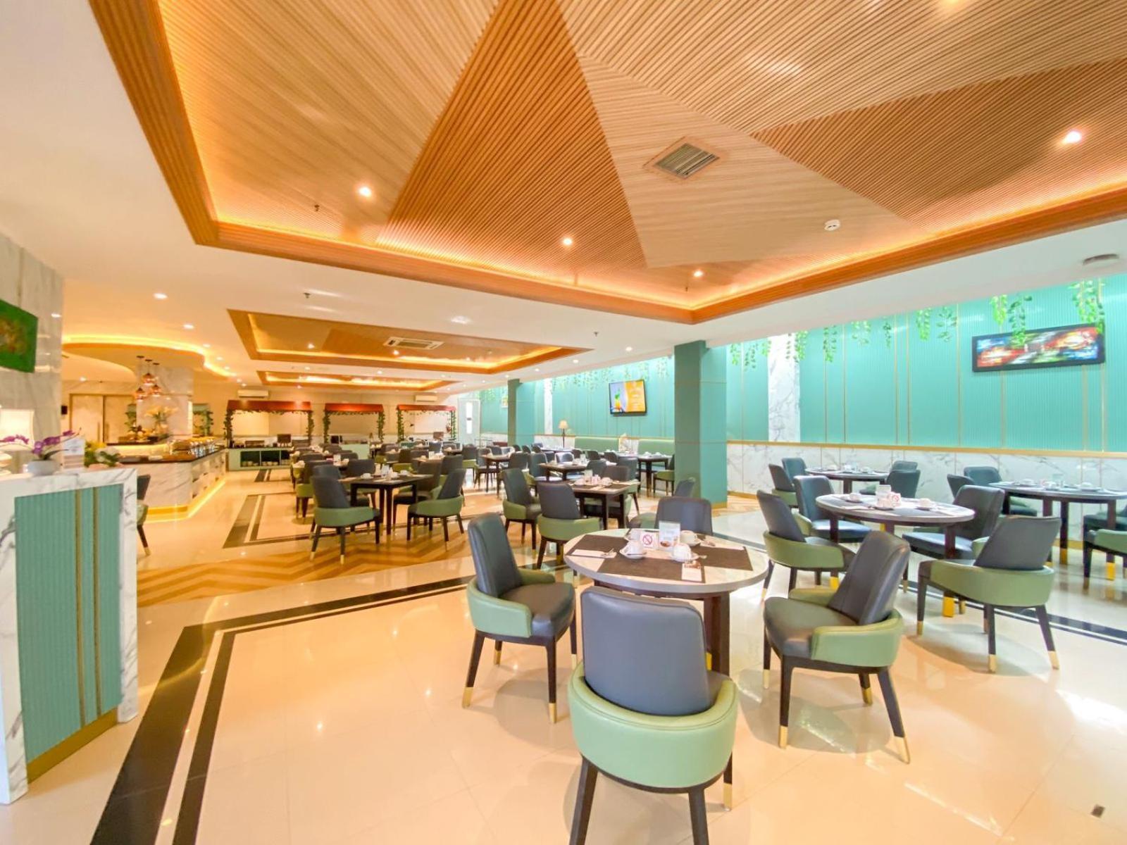 Luxury Malioboro Hotel Yogyakarta Exterior photo