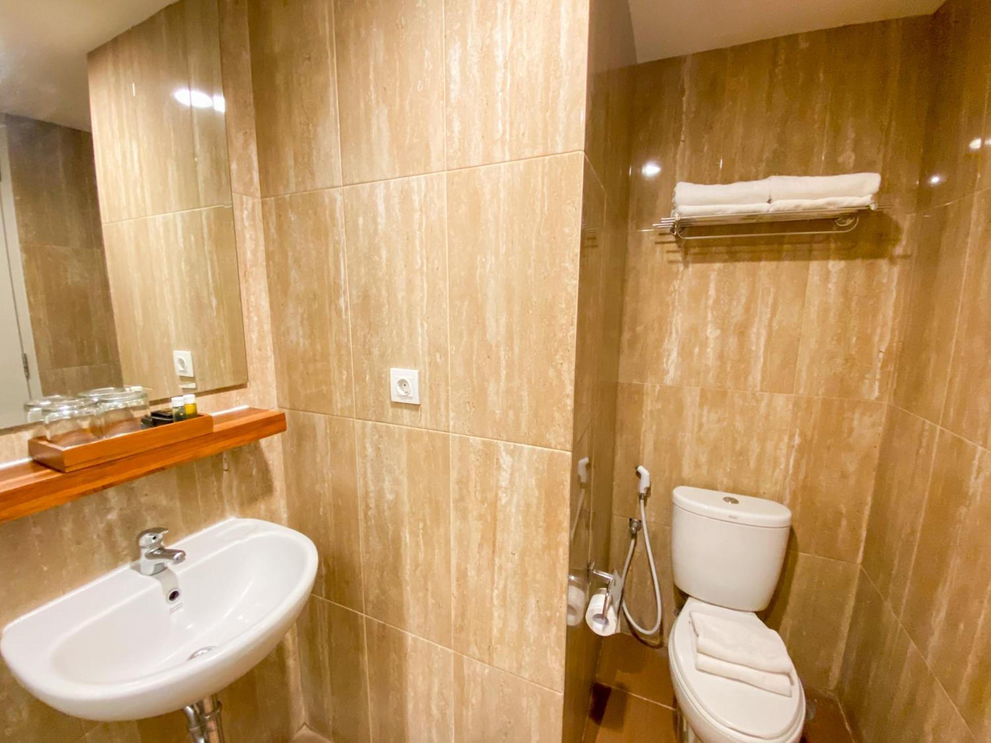 Luxury Malioboro Hotel Yogyakarta Exterior photo