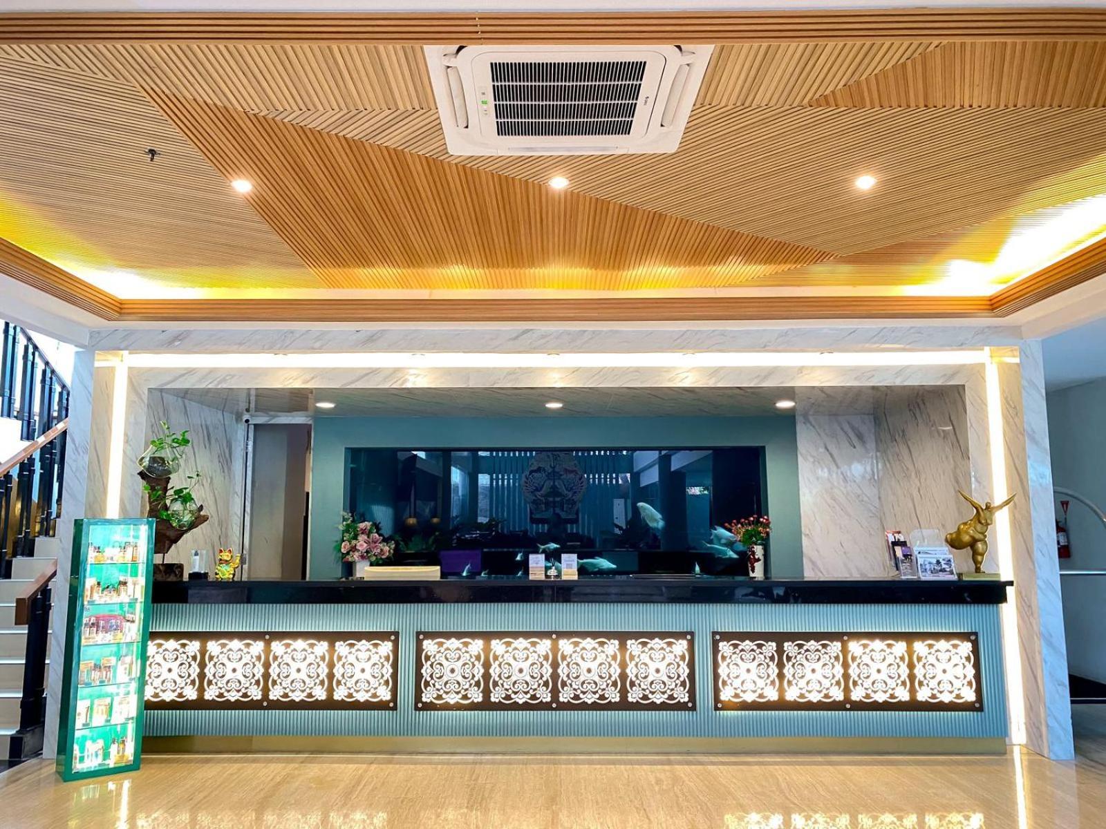 Luxury Malioboro Hotel Yogyakarta Exterior photo