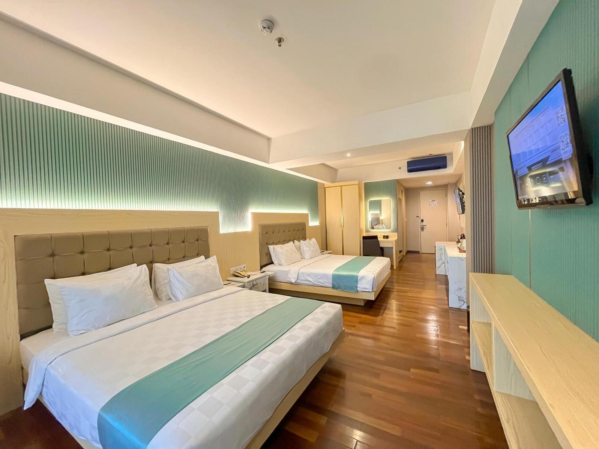 Luxury Malioboro Hotel Yogyakarta Exterior photo