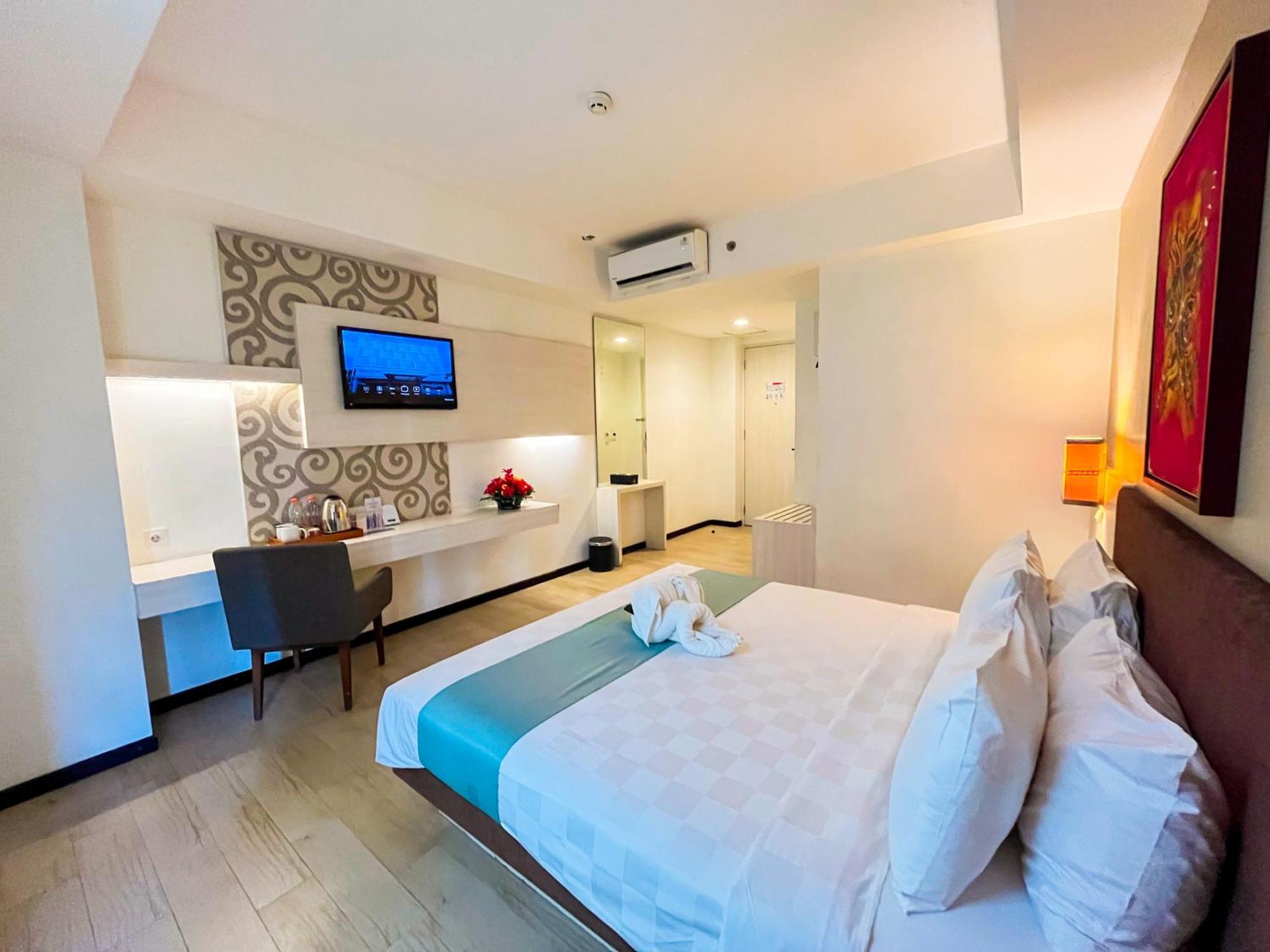 Luxury Malioboro Hotel Yogyakarta Exterior photo