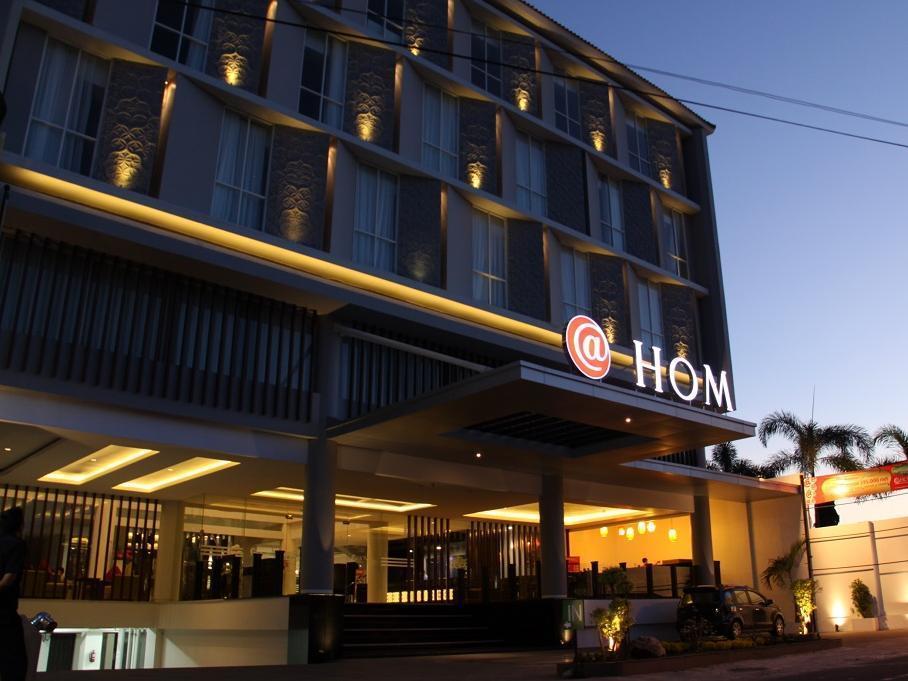 Luxury Malioboro Hotel Yogyakarta Exterior photo