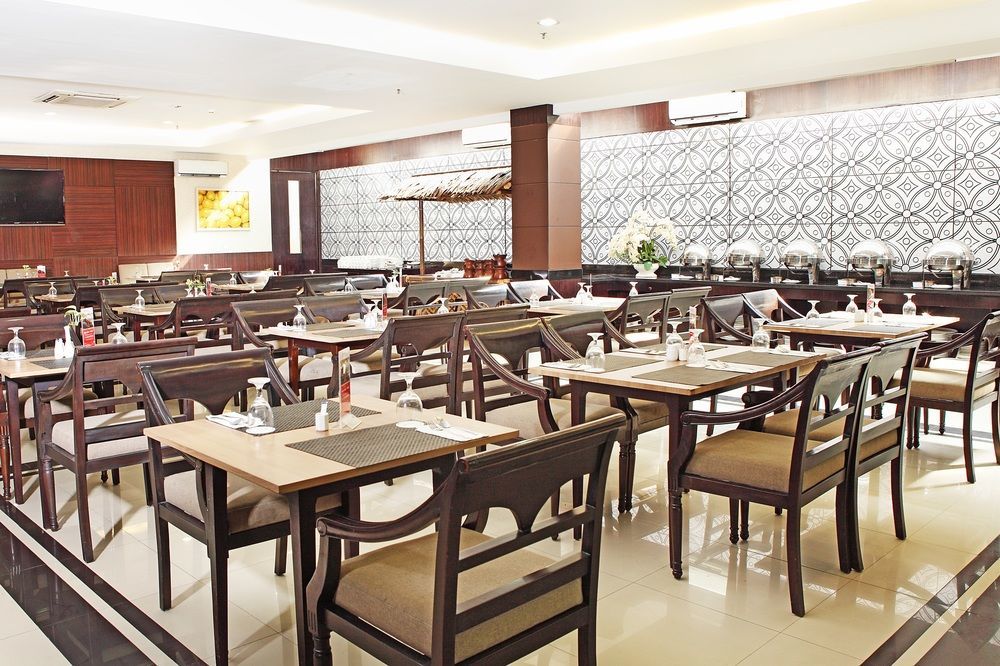 Luxury Malioboro Hotel Yogyakarta Exterior photo