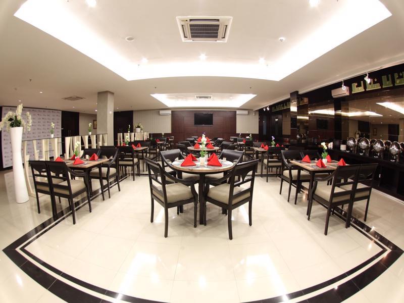 Luxury Malioboro Hotel Yogyakarta Exterior photo