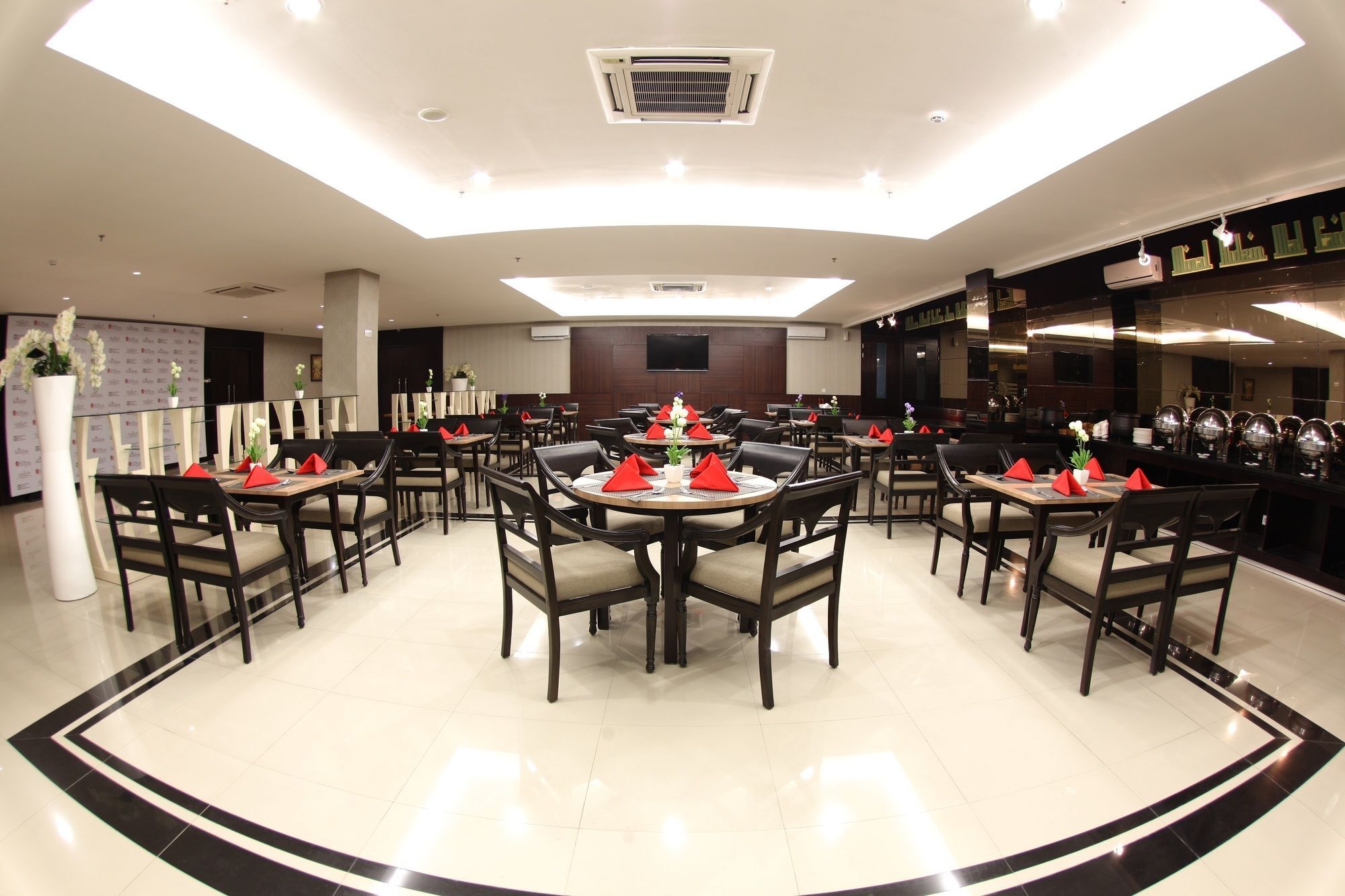Luxury Malioboro Hotel Yogyakarta Exterior photo