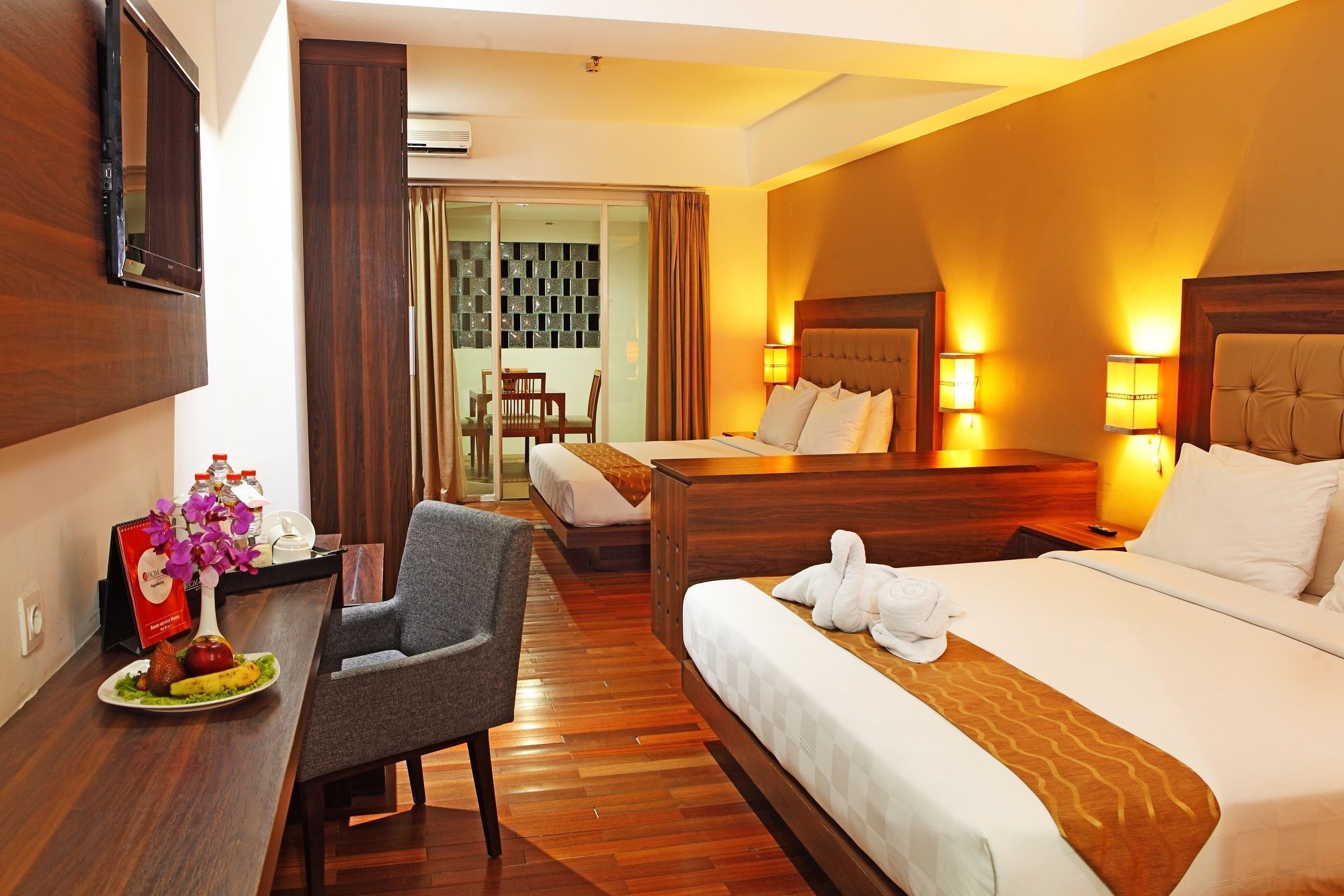 Luxury Malioboro Hotel Yogyakarta Exterior photo